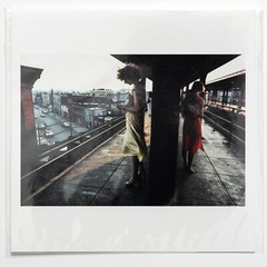 SIGNED Bruce Davidson Photo – Subway platform. NYC 1980. Magnum Square Print 6×6