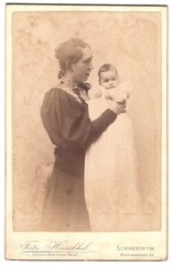 Photograph Fritz Heuschkel, Schwerin i. M., Wismarschetraße 26, mother in prof