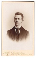 Photograph Köhler & Saemann, Halberstadt, Martiniplan 19-21, young man with we