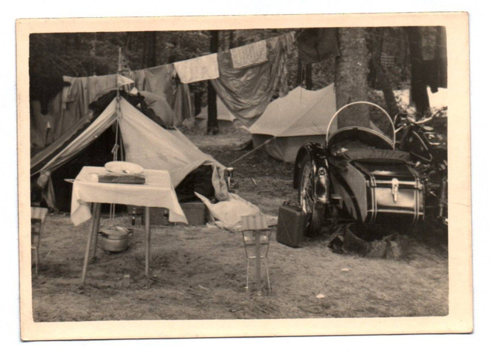 Altes Foto EMW Motorrad mit Beiwagen beim Zelten Camping Oldtimer