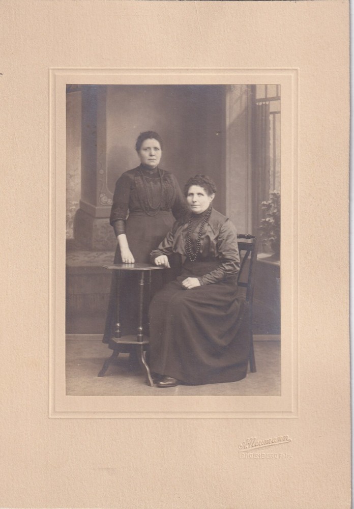 A. Neumann photo on cardboard – 2 ladies – Langenberg Rhld.