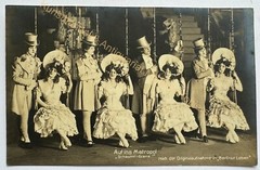 Postcard photo on to the metropolis Berlin theater scene around 1920 Berlin life