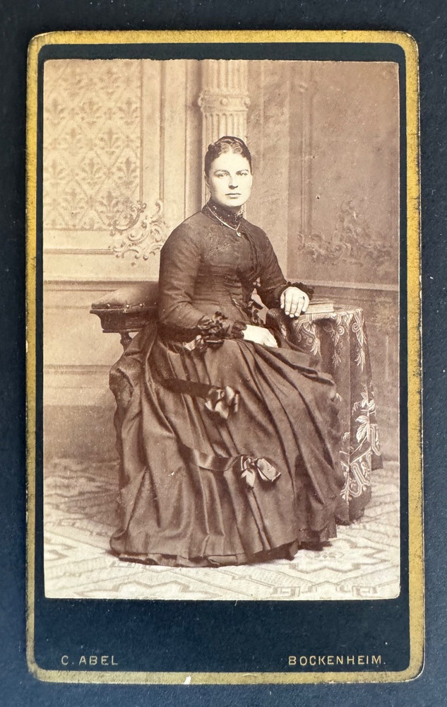 CdV Photo Lady in Dress, Bockenheim near Frankfurt, approx. 1875-1885 (C2095)