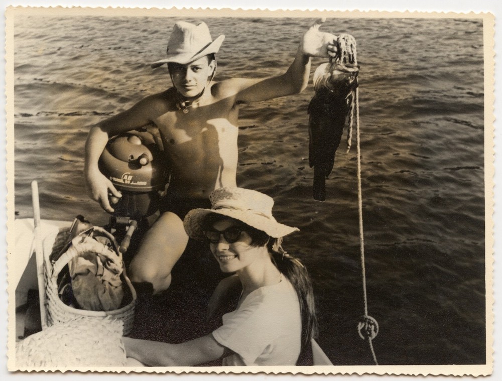 Portrait Young Gentlemen Women Scene Fishing Ship Photo Antique An. 1950