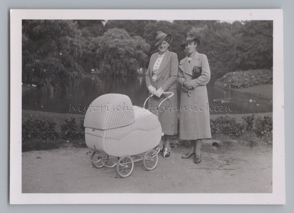 2 Women with Hats & Prams – Vintage Photo 1930s 1940s