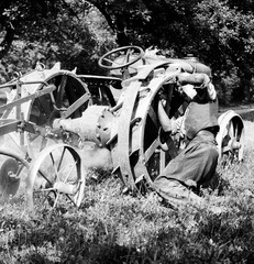 «Traktor», tractor, by Eduard PEZDIKA, vintage fine art negative! 1931, 1930’s