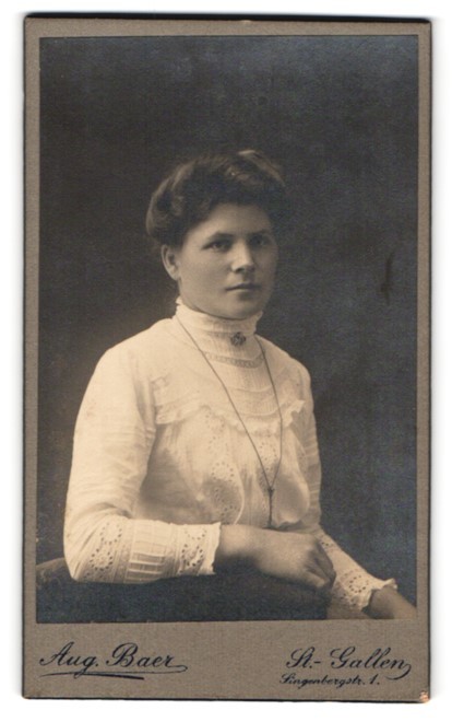 Photograph Aug. Baer, St. Gallen, Singenbergstr. 1, Portrait of a Young Woman