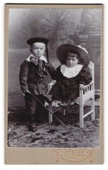 Photography Woldemar Strube, Löbau, siblings in chic clothes