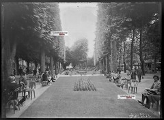 Old Black And White Photo Glass Plate Negative 13X18 Cm Old Vichy Park