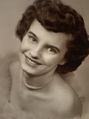Vintage 1950s Studio Portrait Photo Young Woman Pearls Hoffman Studio Chicago