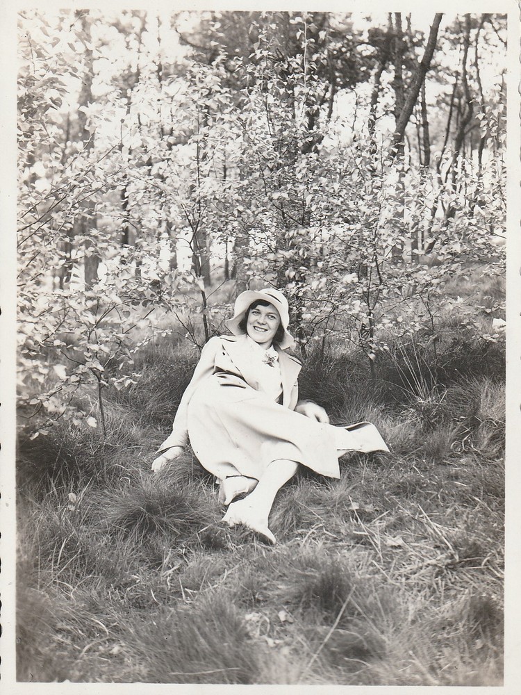 Vintage Photo Beautiful Woman in Nature Fashion Snapshot 1930s-1