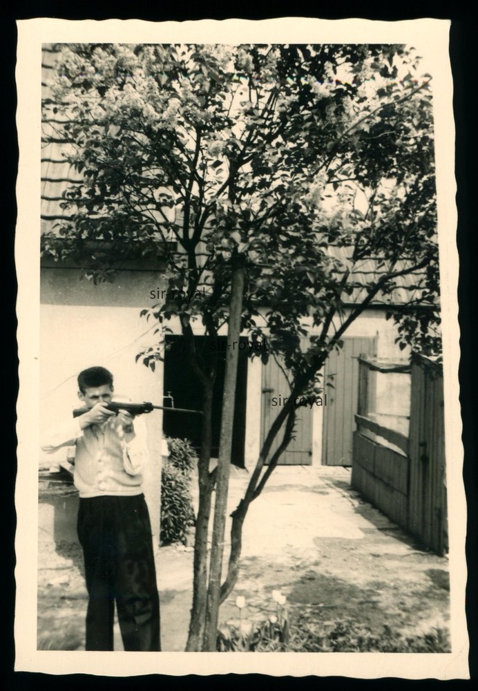 Man with Air Rifle at Stop in Garden – 1950s 1960s – Photo 7x10cm