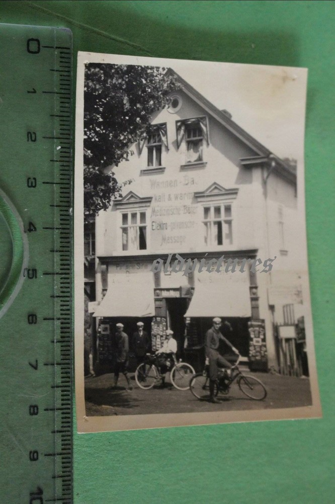 Great Old Photo – Building Shop – Bathtub Bathroom 1920s-30s?? place ??