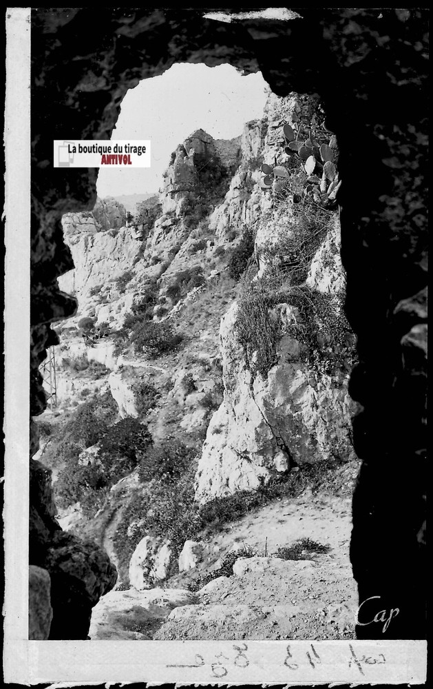 Old Black & White Photo Glass Plate Negative 9X14 Cm, Èze, Rocks, Cliff