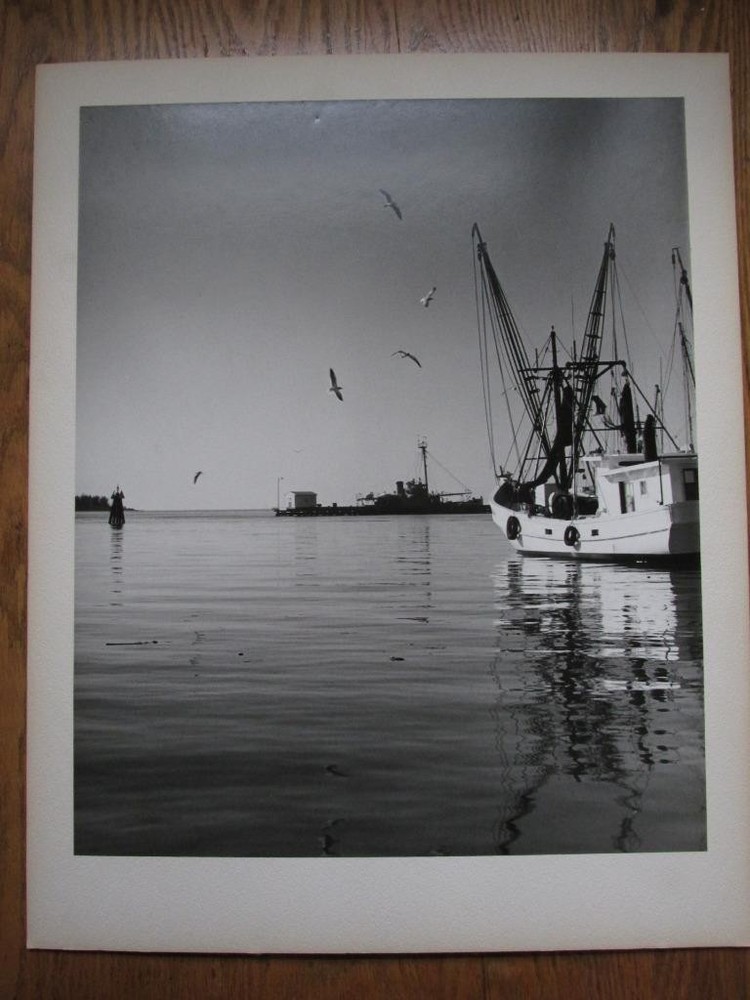 Vintage 1973 Lansing MI Artist Photo Print – Lg 14×17 B/W – Wooden Tuna Boat