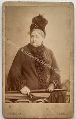 Photograph J. van Ronzelen, Berlin, portrait elderly lady CDV around 1870