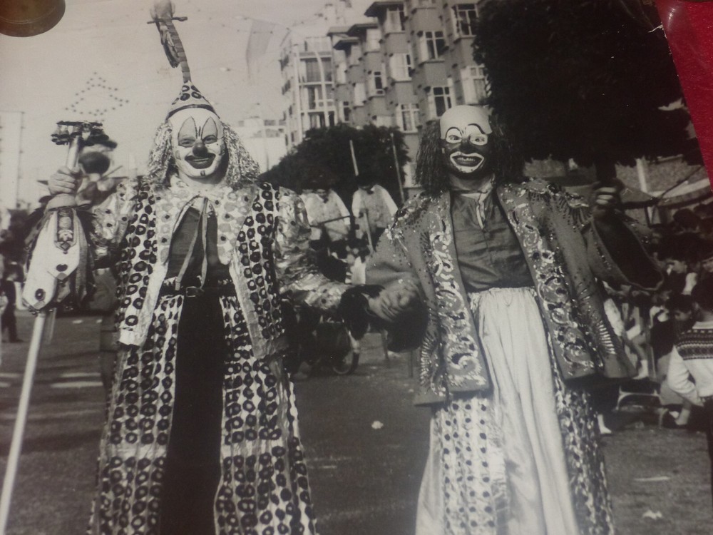 [CIRQUE] Large Vintage Photo / Clowns – Bagneux Carnival Ca 1970 40 X 30 Cm
