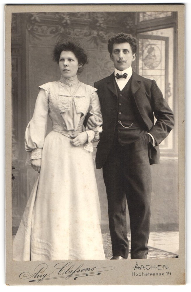 Photograph Aug Classens, Aachen, Hochstrasse 19, portrait of a couple