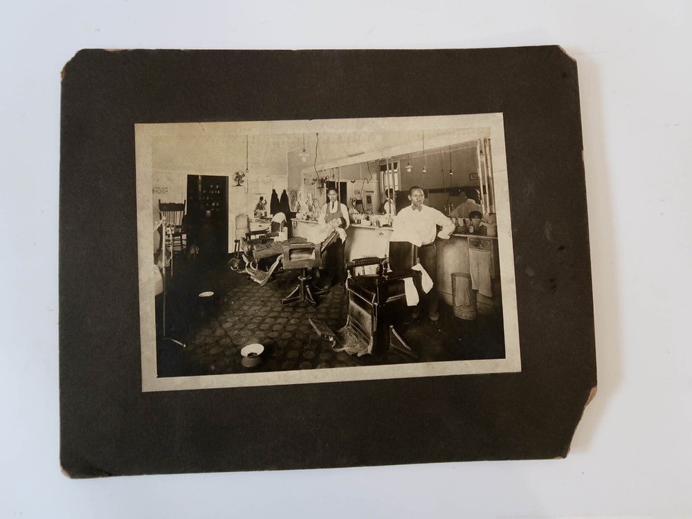 Vintage Original Black & White Photograph – Barbershop in Madisonville Kentucky