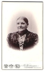 Photograph Ad. Hartmann, Dessau, Franz-Str. 25, older woman in patterned dress