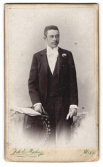 Photograph Joh. E. Hahn, Vienna, Mariahilferstraße 105, Elegant Man in Suit