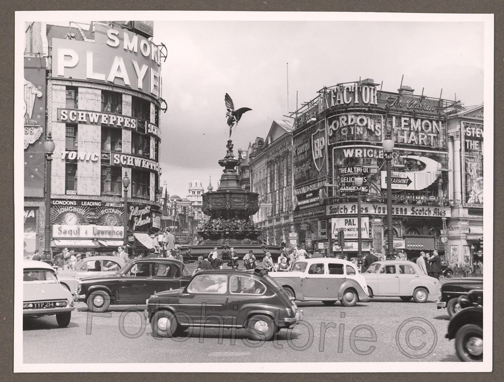 Photo England London Piccadilly Circus Eros Fountain Cars Advertising 1959 Car