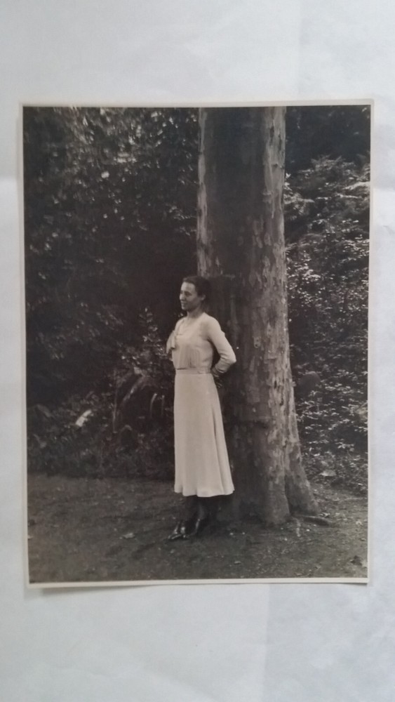 Photo large format 11 pretty girl lady circa 1930s approx 13x18cm