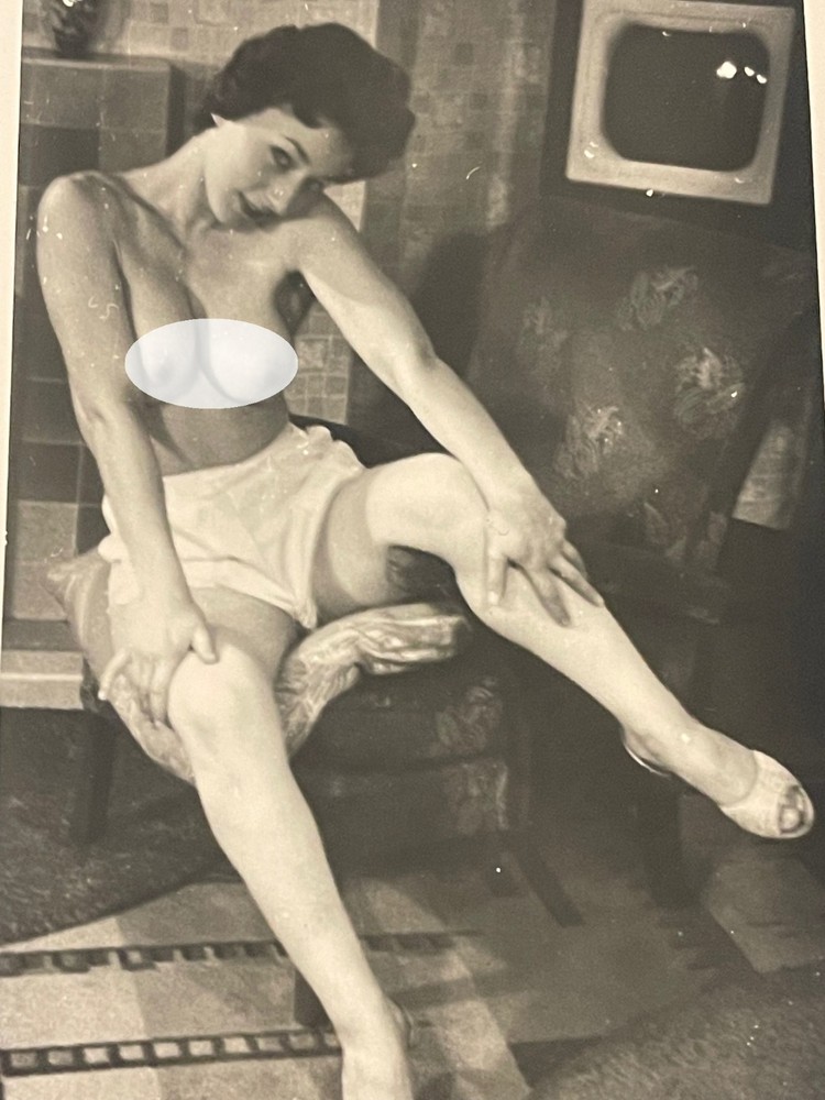 Original Curiosa Pin Up Print 1950s Portrait Nude Woman Female France Eros