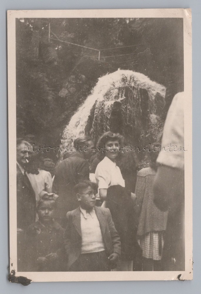 Tourists at Blackbird Fall Saxon Switzerland 1949 – Old Photo 1940s