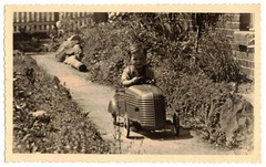 Photo Little Jack in Soapbox Pedal Car * Great Shot * 1930s (F2638