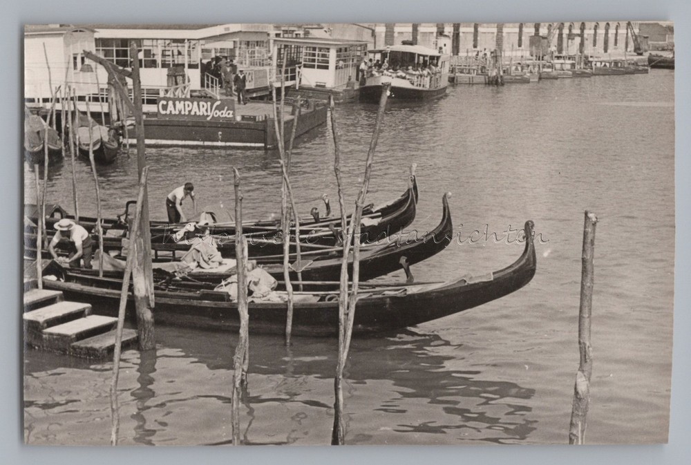 Venice Italy 1954 – Gondoliers Campari Soda Advertising – Old Photo 1950s