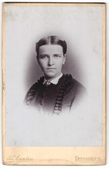 Photograph Th. Eppler, Dresden, Hauptstrasse 24, portrait of a young woman with