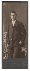 Photograph Hermann Tietz, Hamburg, size Burstah 12-14, portrait young man in A