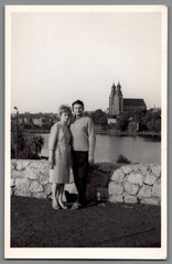 Photo Gniezno Gnesen Cathedral Pretty Couple Jelonek Lake Poland (F2056)