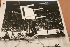 Great Old Large Photo – Artist Chester Cable – Harlem Globetrotters 1977