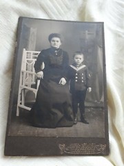 old photo – cardboard picture – woman with child – 8.5×12 cm