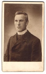 Photograph Primiziant George Kiener in Suit with Collar, Primiz 1908