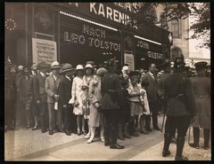 5 photographs Lübeck, parade to visit Kaiser Wilhelm II, onlookers