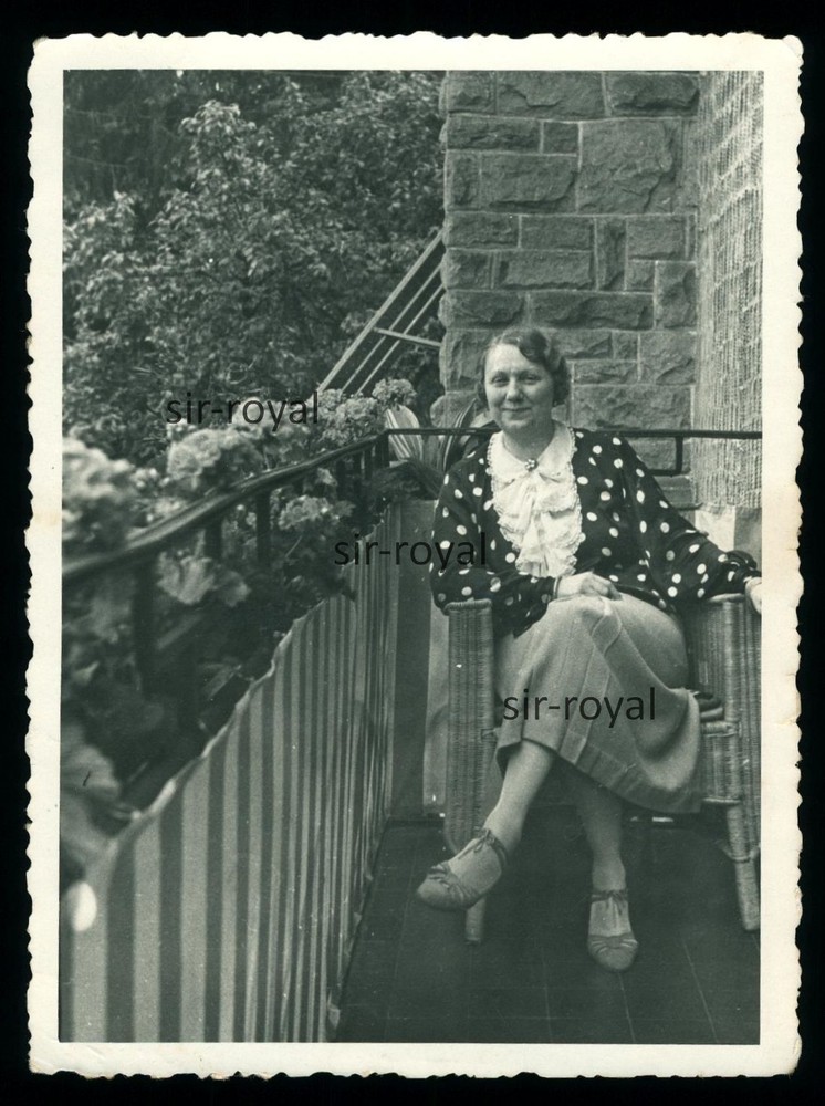 Öhringen 1920s – Woman in Bismarckstraße 13 – Photo 9x12cm