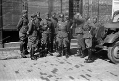 Negative-Arras-France-Soldiers-Inf.-Reg.-253-Wehrmacht-Car-WW2-154