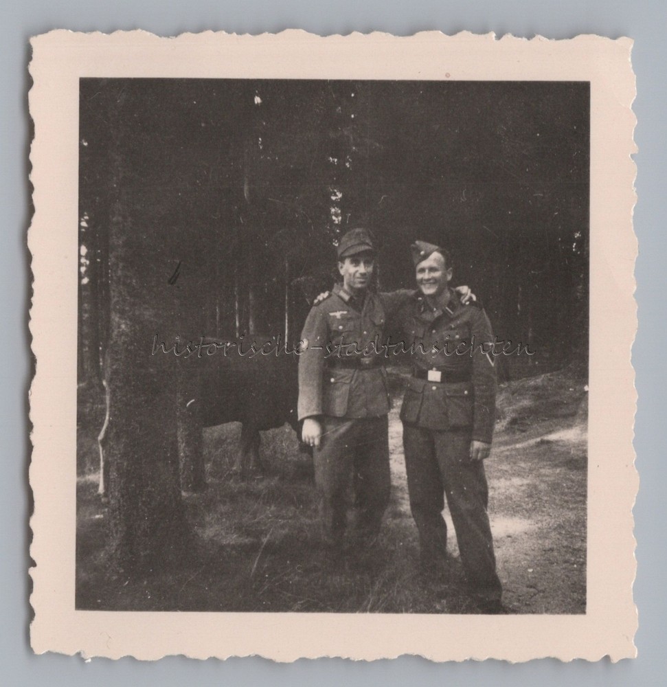 2 Soldiers Arm in Arm – Vintage Photo 1930s 1940s