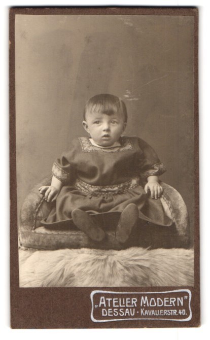 Photography studio modern, Dessau, Kavalierstrasse 40, portrait little girl