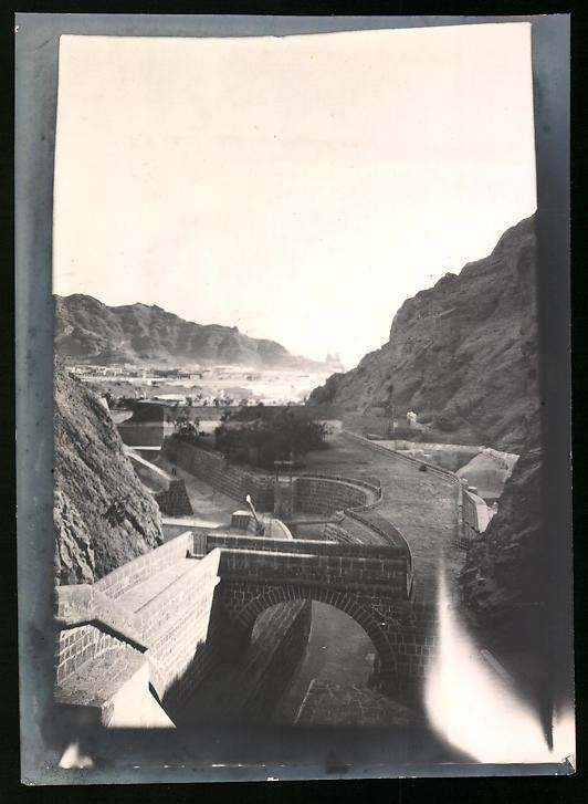 Photograph Aden, canal system on the outskirts 1906