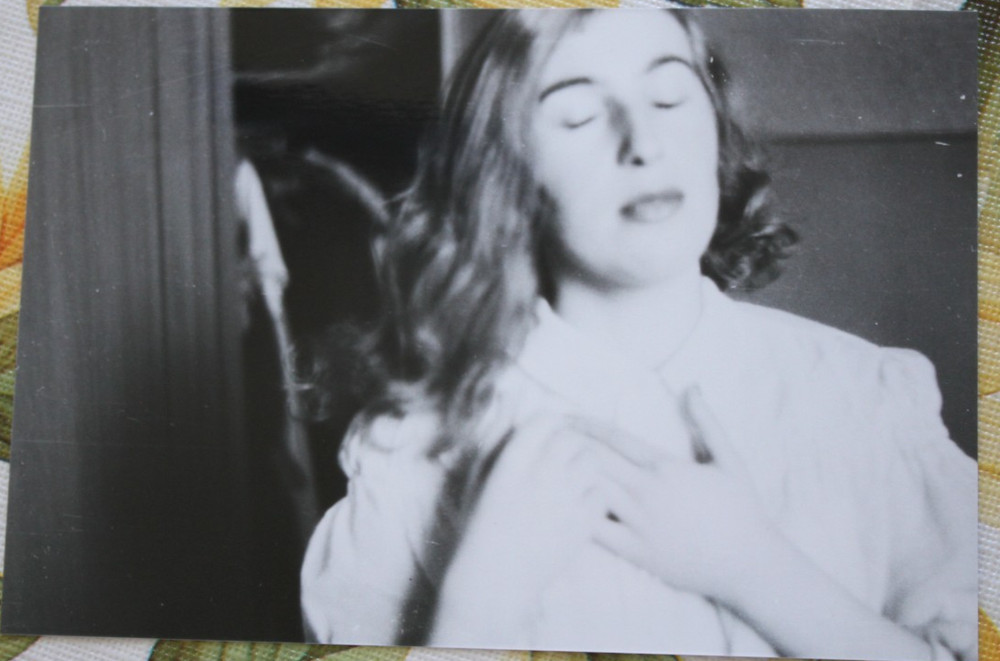Photo 1964 woman girl model art bra vintage 3 woman reprint IK
