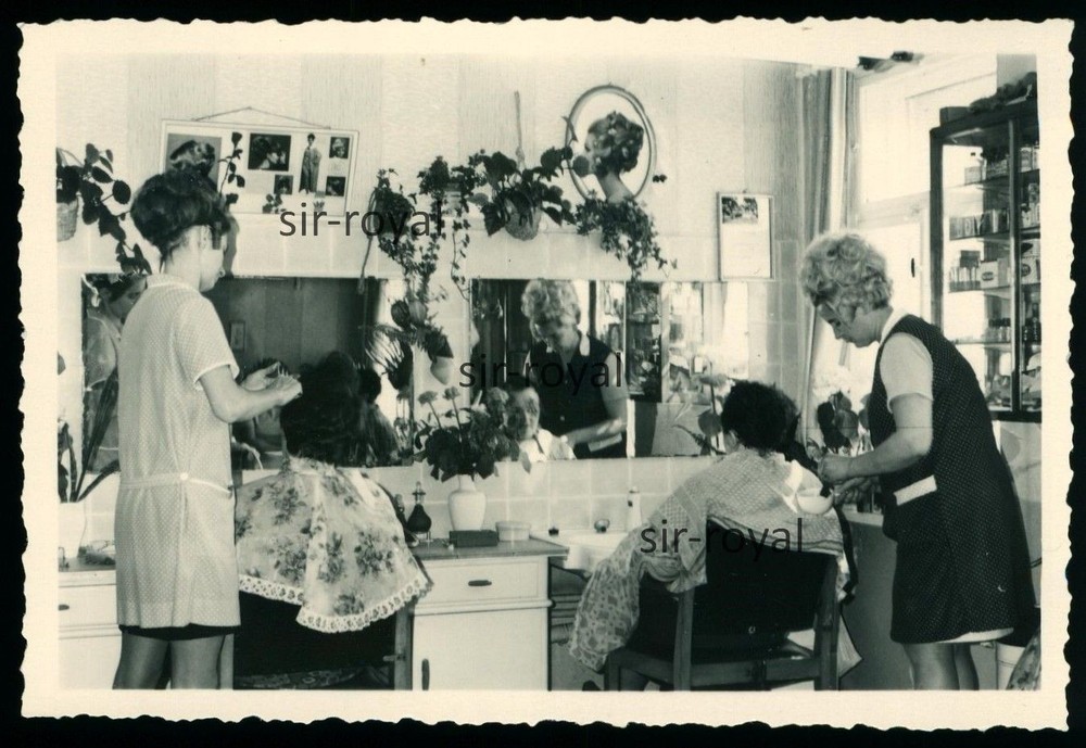 Meuselwitz – Hairdressing Salon and Hairdressing – 1950s 1960s GDR – Photo 11x7cm
