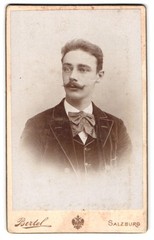 Photograph Eduard Bertel, Salzburg, portrait of an elegant gentleman
