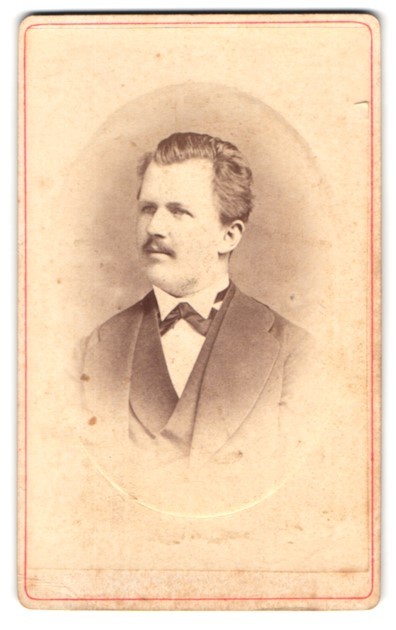 Photograph Carl Deiss, Waldshut, Bahnhof-Straße, middle-class man in fine Zw