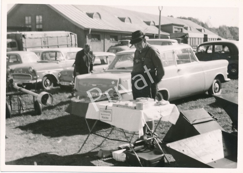 Photo Classic Car Ford Etc. Market Munich K1.84