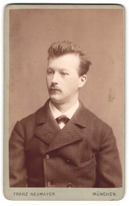 Photograph Franz Neumayer, Munich, Neuhauserstraße 29, commoner with G