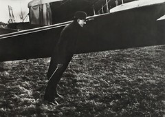 Jacques-Henri LARTIGUE: Zissou dans le vent de l’aeroplane, 1911 / BLINDSTAMP